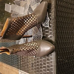 WOMENS DARK GRAY LEATHER ANKLE BOOTS